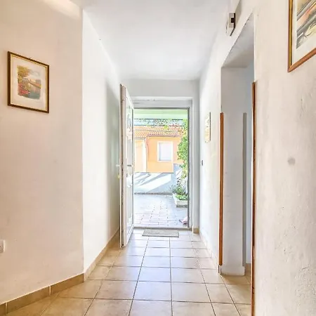 Apartament Marin Posesi *